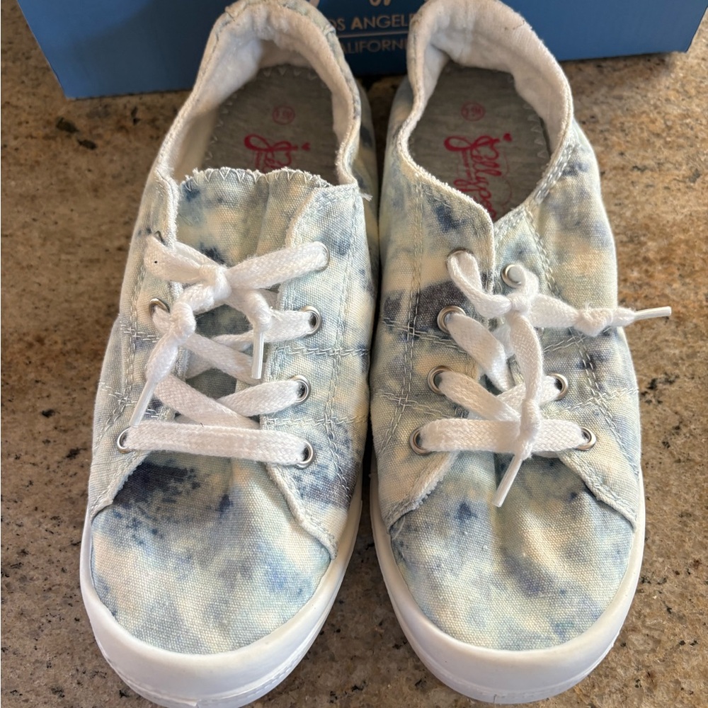 Jellypop Kids Sneakers in Blue and White